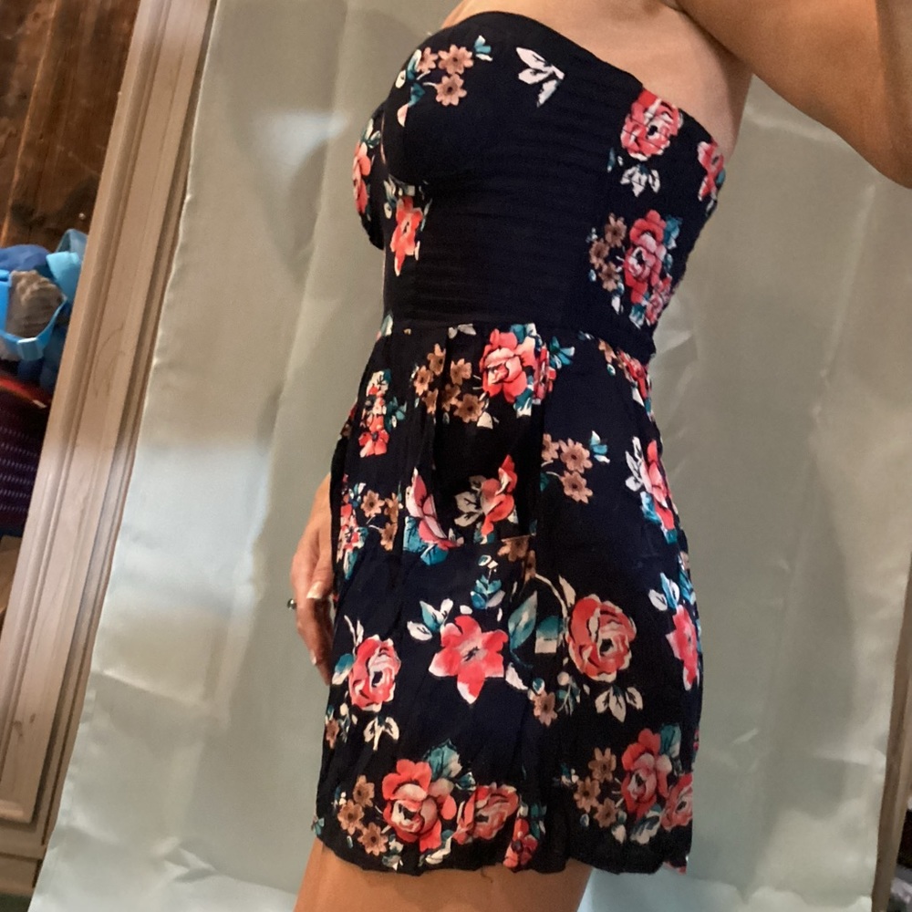 Floral Romper - Picture 2 of 4